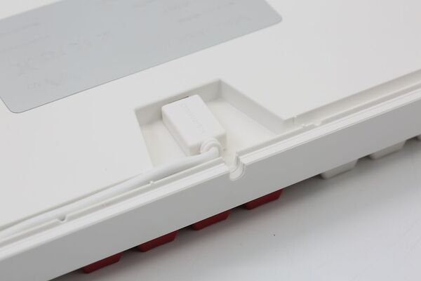 Varmilo VEA109 Special Edition White Plate V2 MX Red - speltangentbord, vit/r&ouml;d