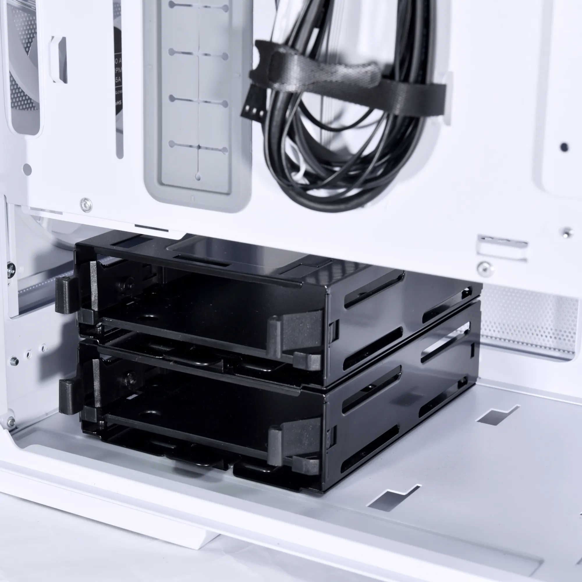 LIAN LI LANCOOL 206RW Midi-Tower Case with window and RGB lighting, White