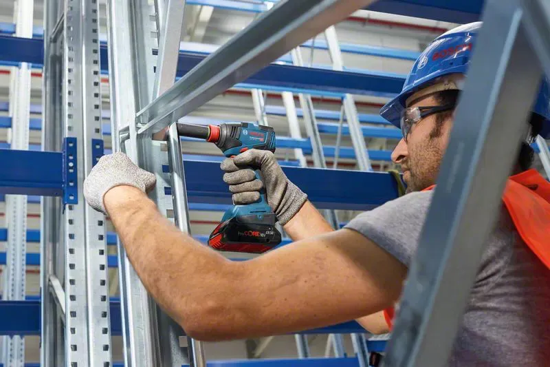 Bosch Cordless Impact Wrench GDX 18V-200 Professional, 18V (blue/black, 2x Li-Ion battery ProCORE18V 4.0Ah, L-Case)