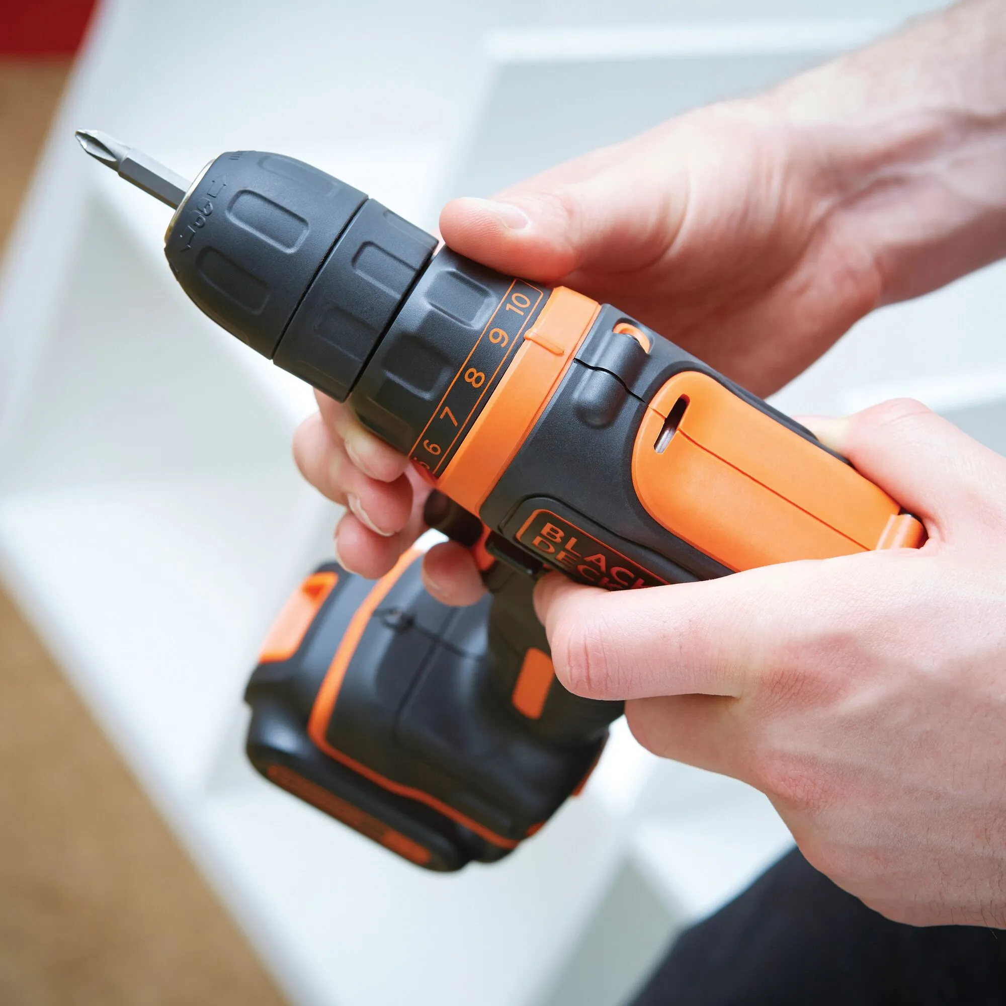 BLACK+DECKER BDCDD12KB-QW - sladdl&ouml;s borrmaskin +2 Batteries