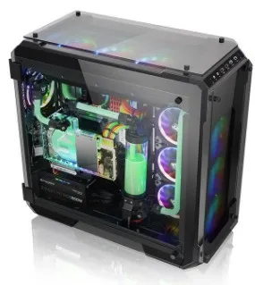 Thermaltake View 71 Tempered Glass Edition -t&auml;ystornikotelo ikkunalla, musta