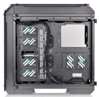 Thermaltake View 71 Tempered Glass Edition -t&auml;ystornikotelo ikkunalla, musta