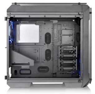Thermaltake View 71 Tempered Glass Edition -t&auml;ystornikotelo ikkunalla, musta