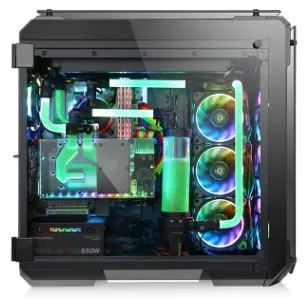 Thermaltake View 71 Tempered Glass Edition -t&auml;ystornikotelo ikkunalla, musta