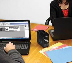 Brother P-Touch PT-P750WSP - Lipuketulostin - l&auml;mp&ouml;siirto - Rulla (2,4 cm) - jopa 30 mm/s - USB 2.0, Wi-Fi, NFC