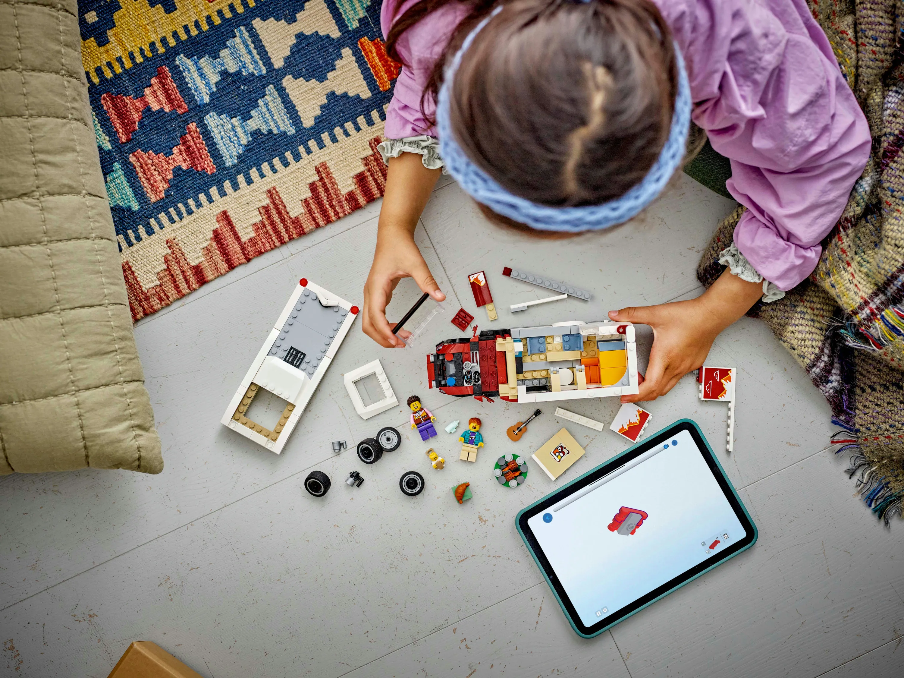 LEGO City Seikkailulomalaisten matkailuauto 60454