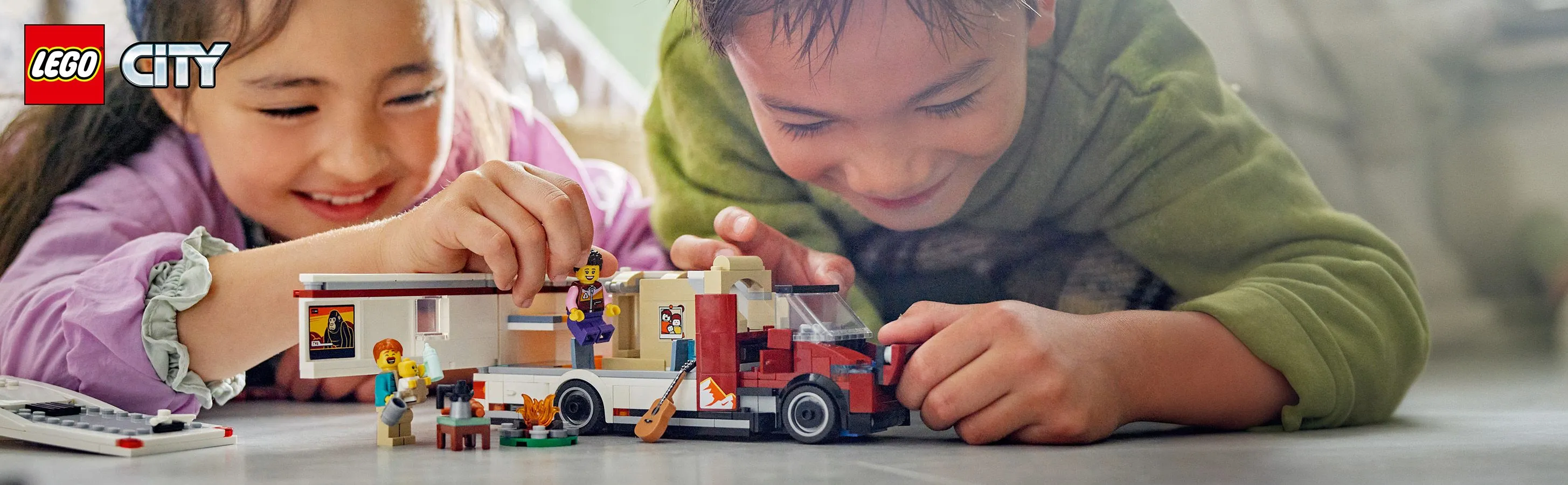 LEGO City Seikkailulomalaisten matkailuauto 60454