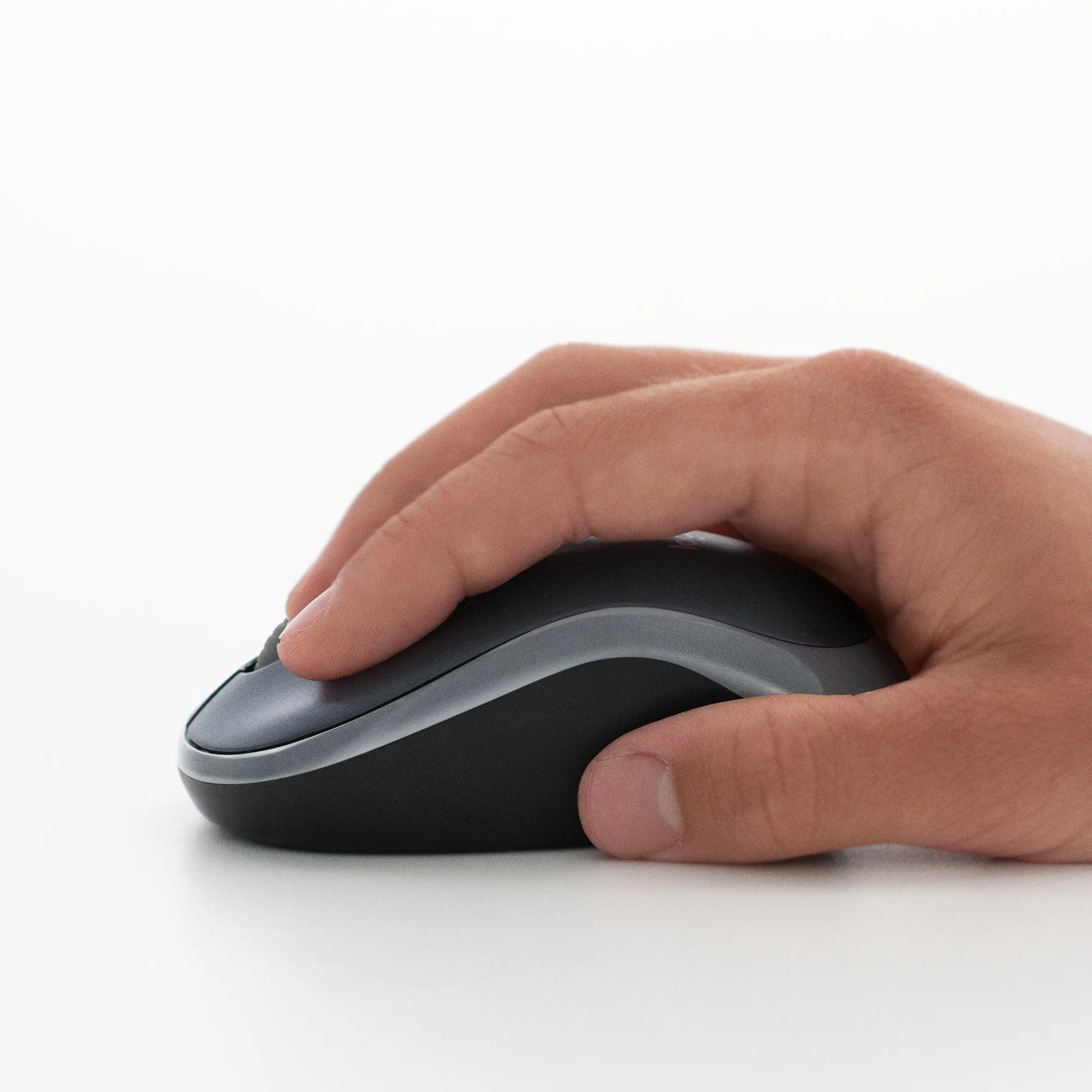 Logitech M185 -langaton hiiri, musta/punainen
