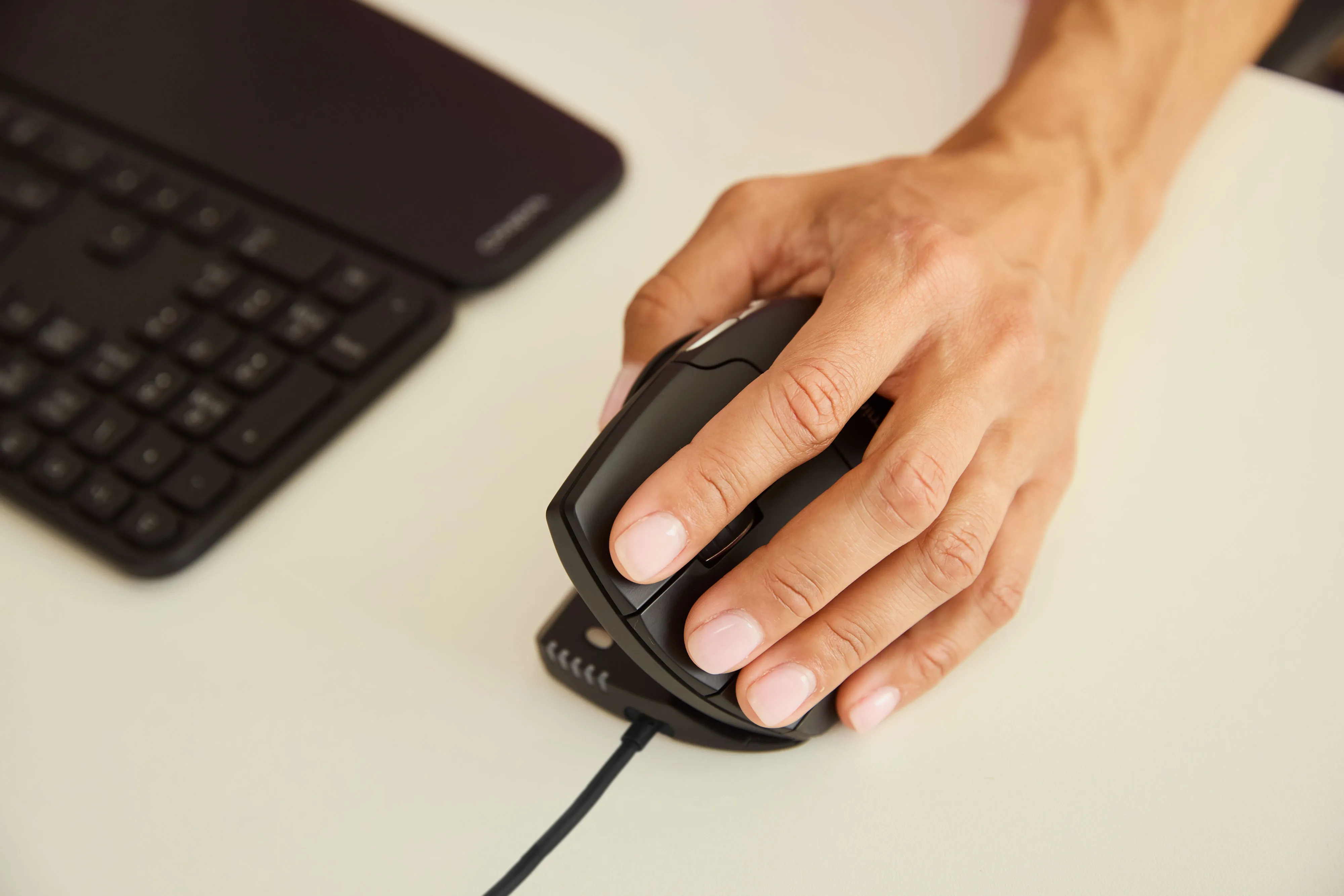 Contour Unimouse Left Wired Ergonomic Mouse, Black