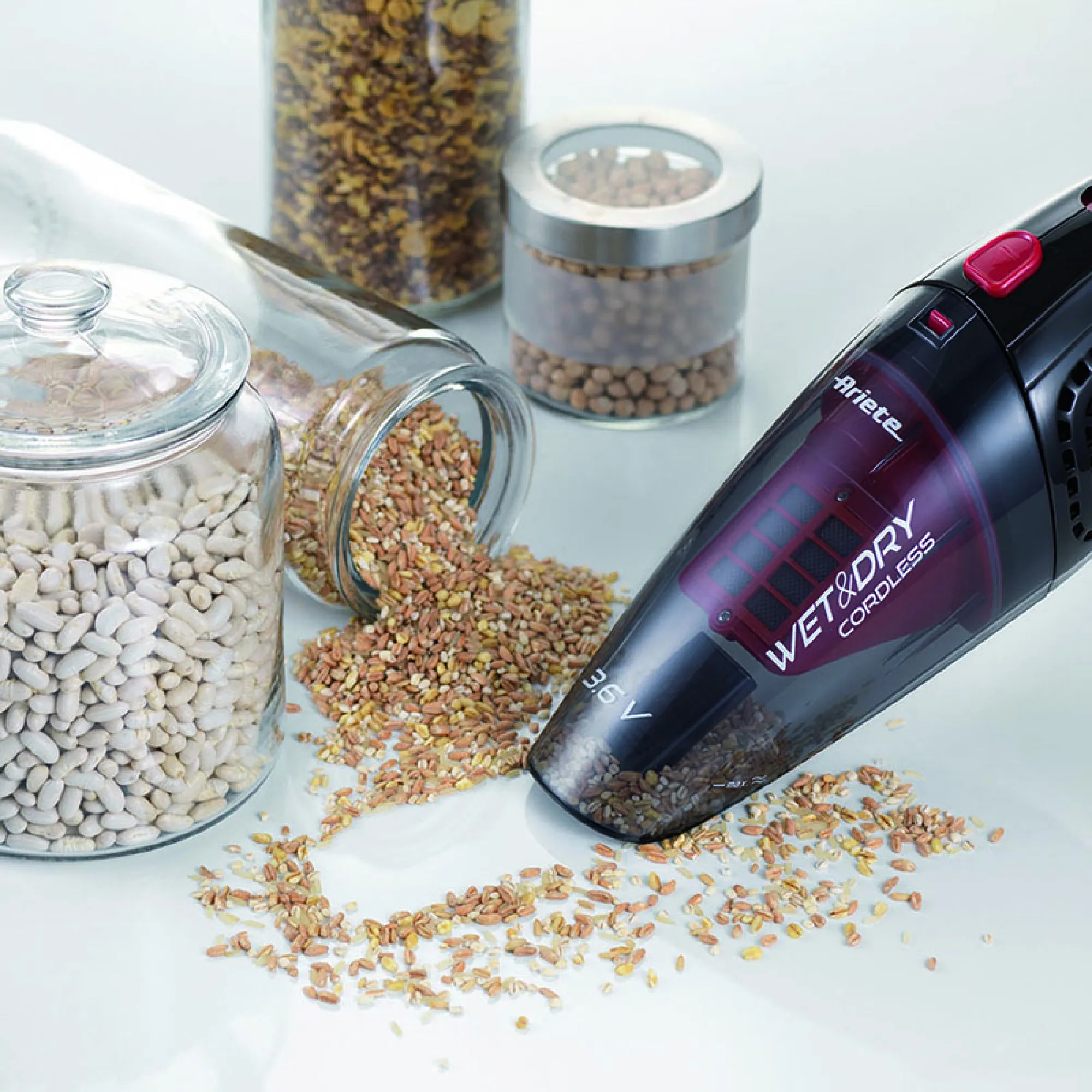 Ariete Dust Buster -m&auml;rk&auml;- ja kuivaimuri