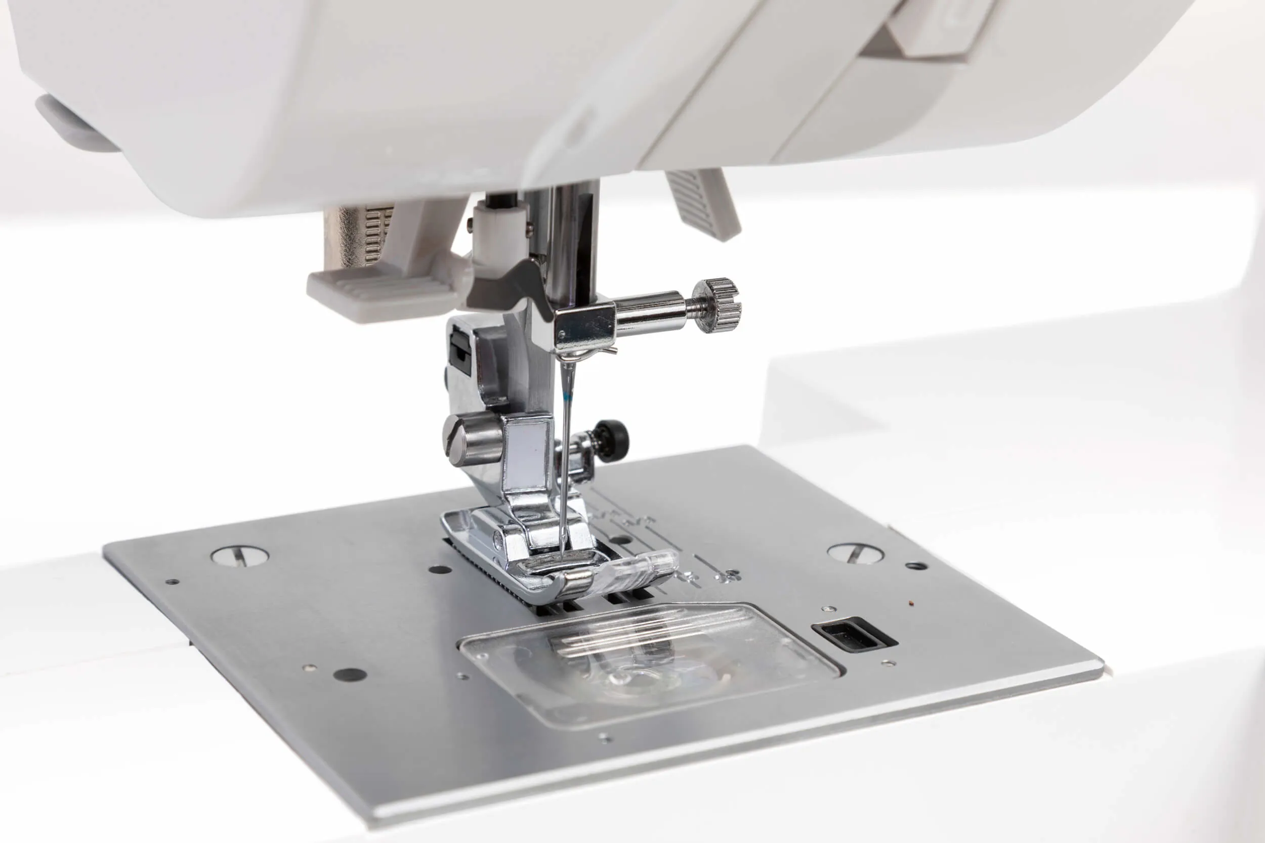 Singer Legacy 430 Professional -ompelukone, 810 ommelta, valkoinen