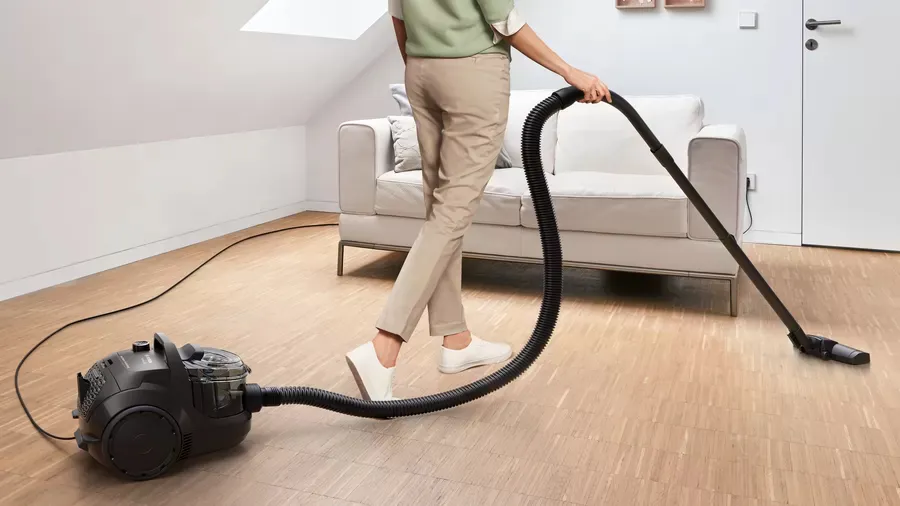 Bosch Serie 4 BGC21X300 2 L 550 W HEPA -p&ouml;lynimuri, musta