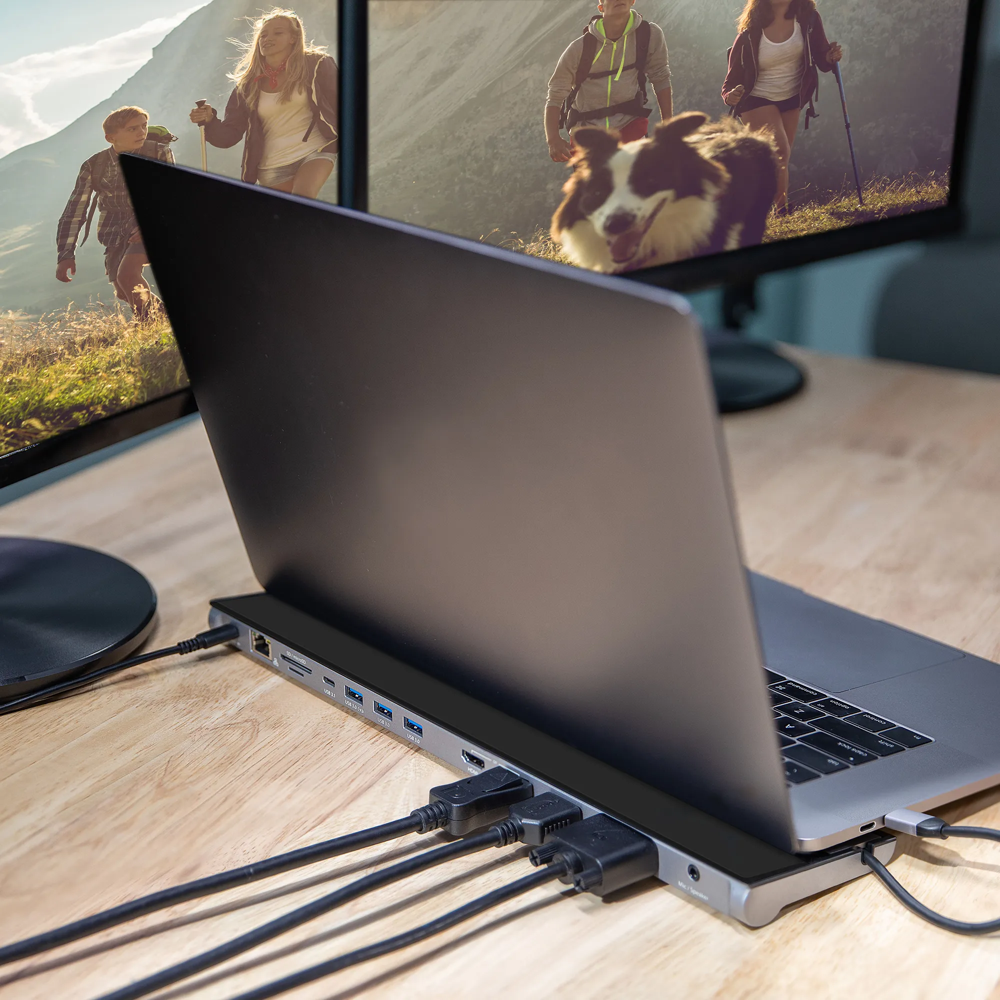 J5 Create USB-C TRIPLE DISPLAY DOCKING - STATION WITH 100W PD ADAPTER - E