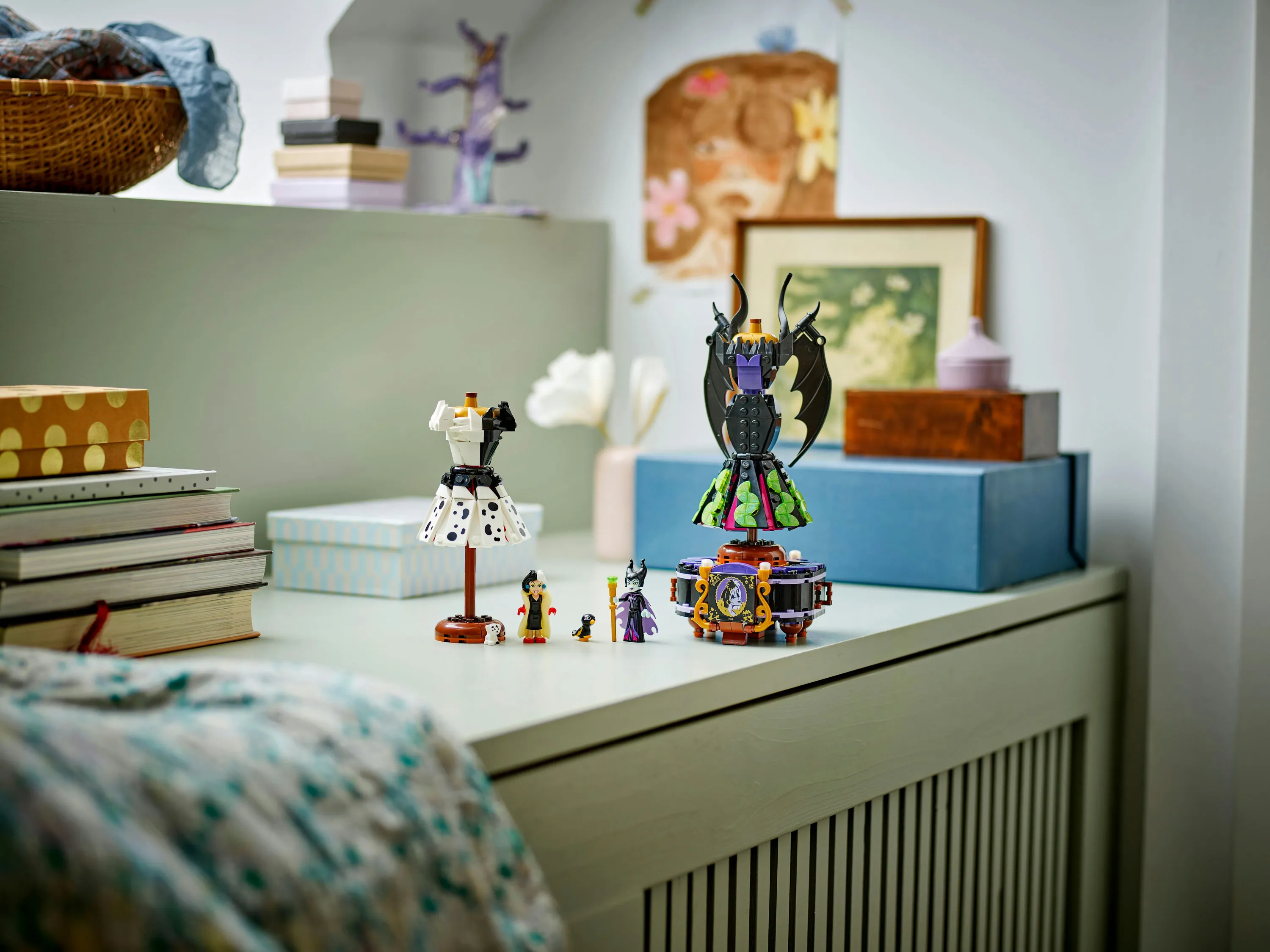 LEGO Disney Classic Maleficent and Cruella de Vil Dresses 43262