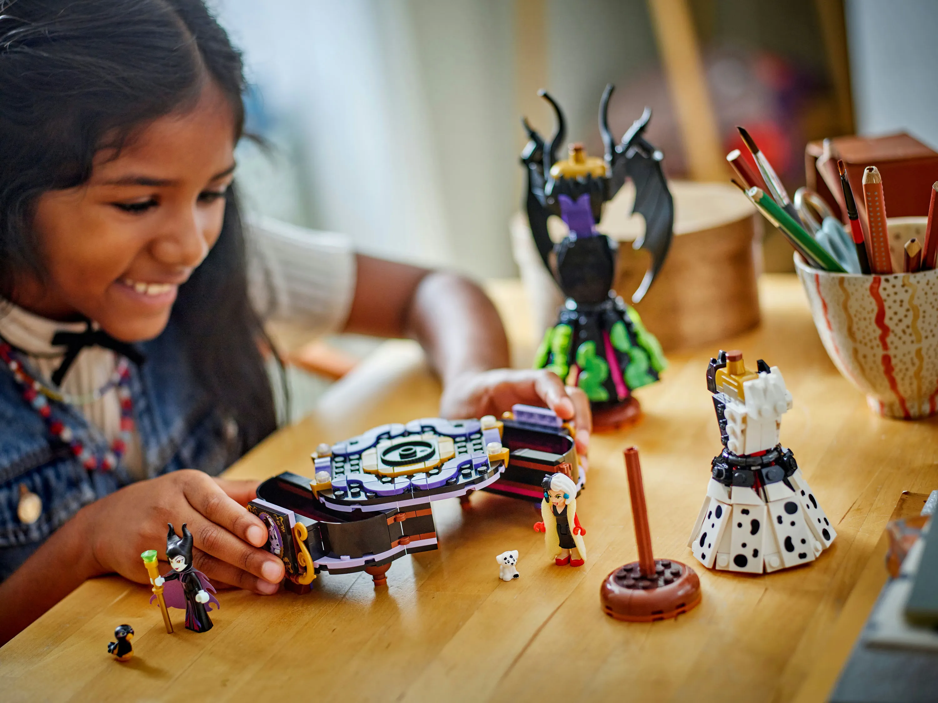 LEGO Disney Classic Maleficent and Cruella de Vil Dresses 43262