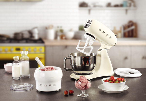 Smeg J&auml;&auml;tel&ouml;koneen lis&auml;varuste -sekoitin