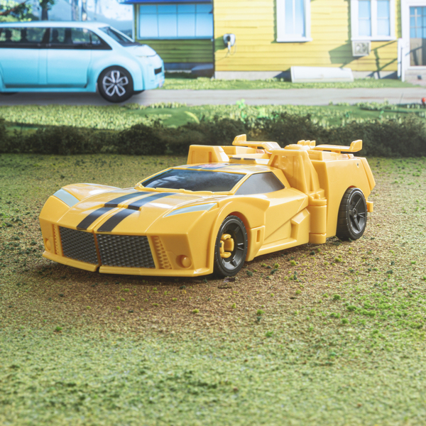 Hasbro Transformers EarthSpark Spin Changer Bumblebee and Mo Malto Toy Figure