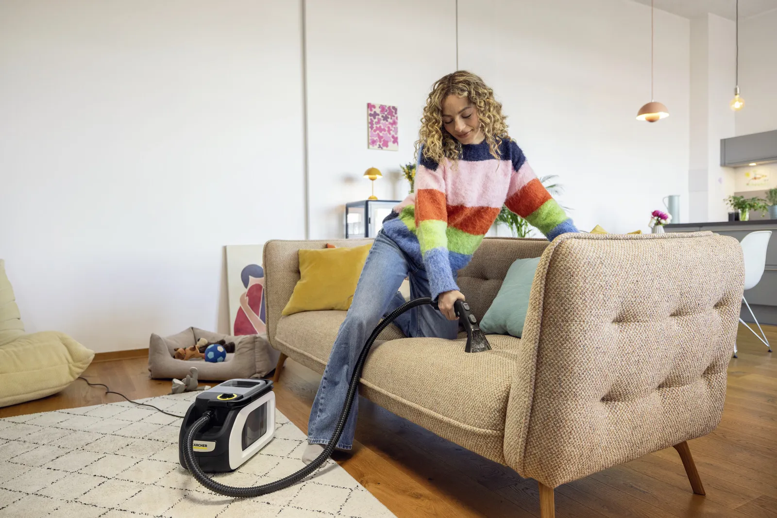 K&auml;rcher SE 3 Compact Home Wet and dry vacuum cleaner, White