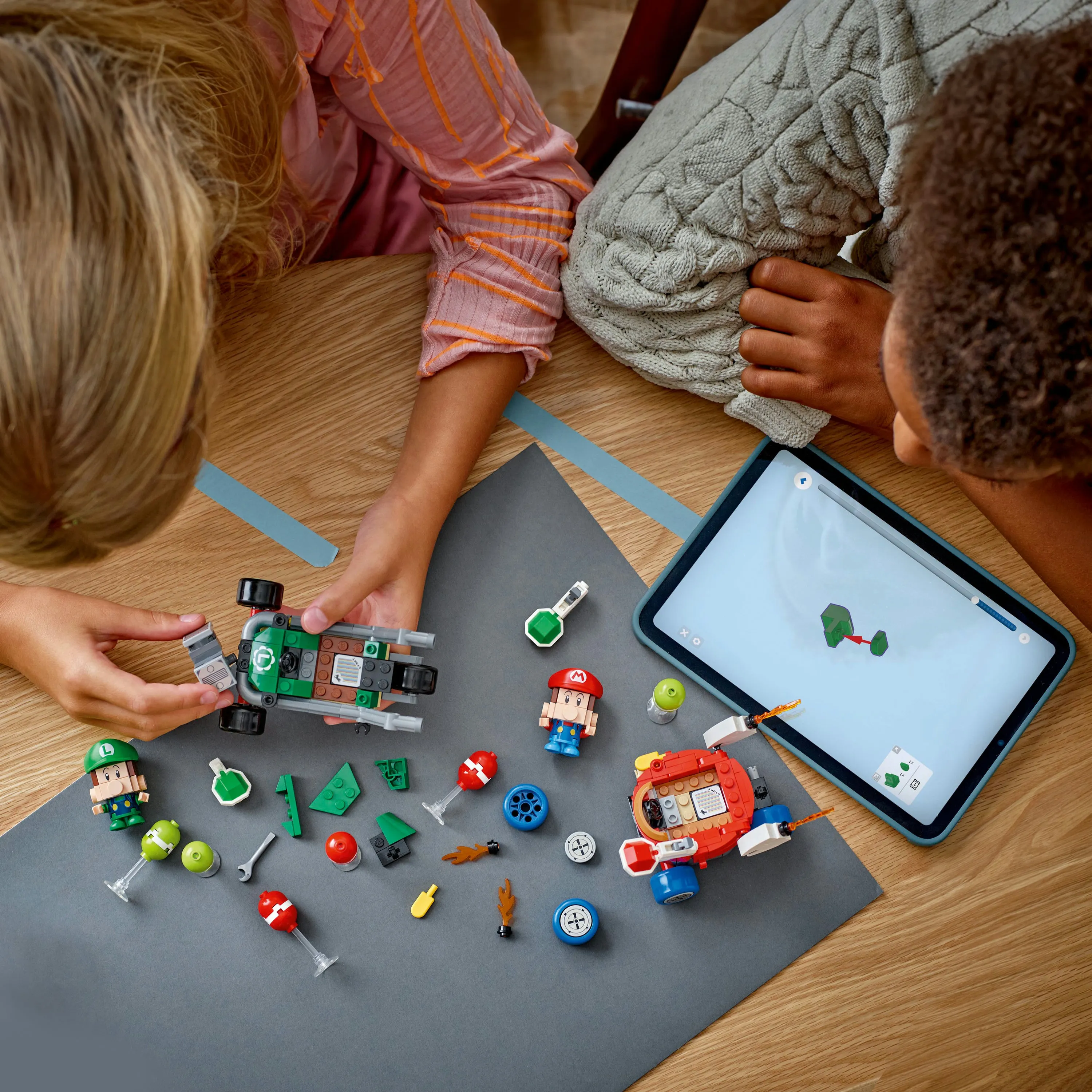 LEGO Super Mario Mario Kart &ndash; Baby Mario vs Baby Luigi 72034