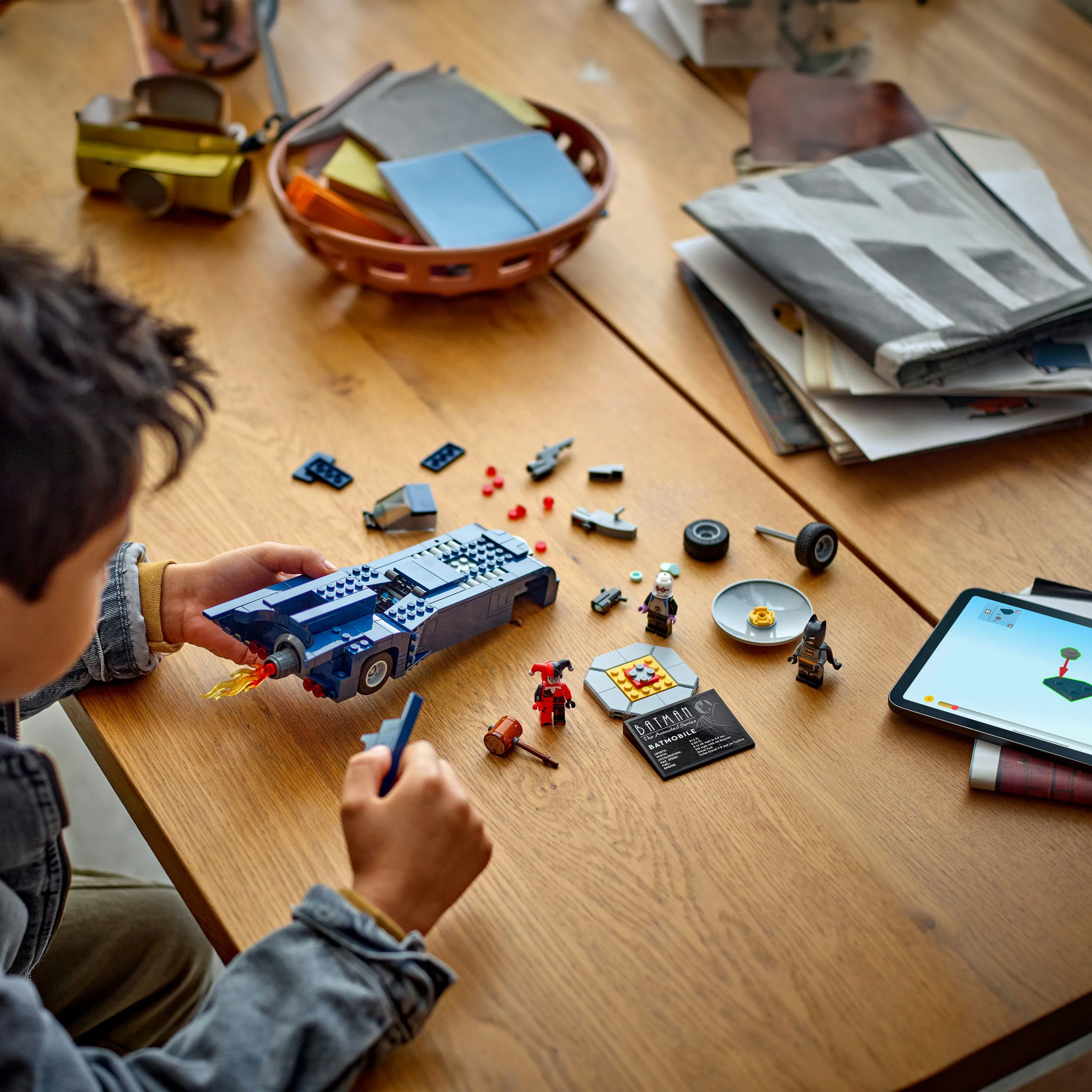 LEGO DC Comics Batman och Batmobile mot Harley Quinn och Mr. Freeze 76274