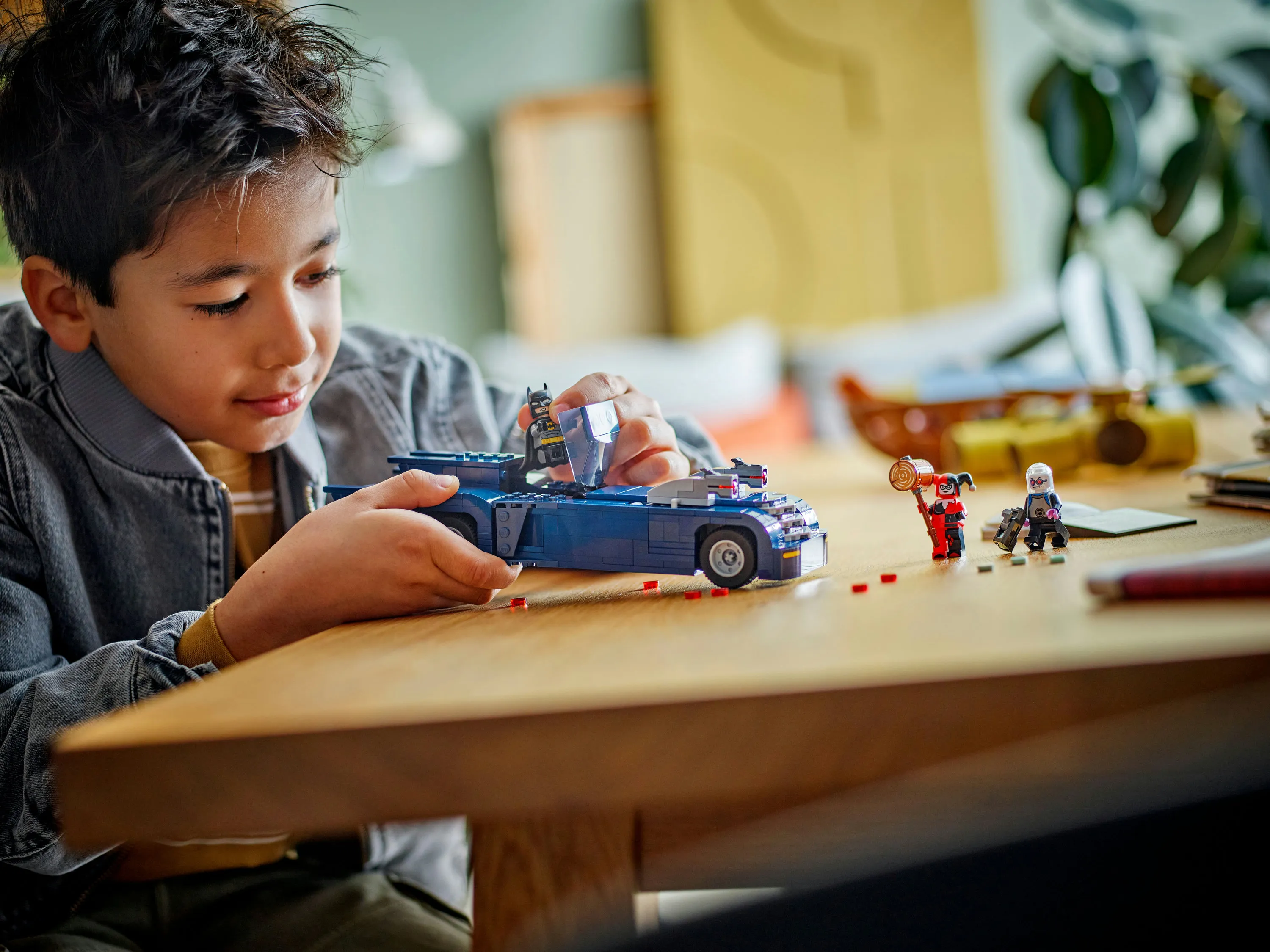 LEGO DC Comics Batman och Batmobile mot Harley Quinn och Mr. Freeze 76274