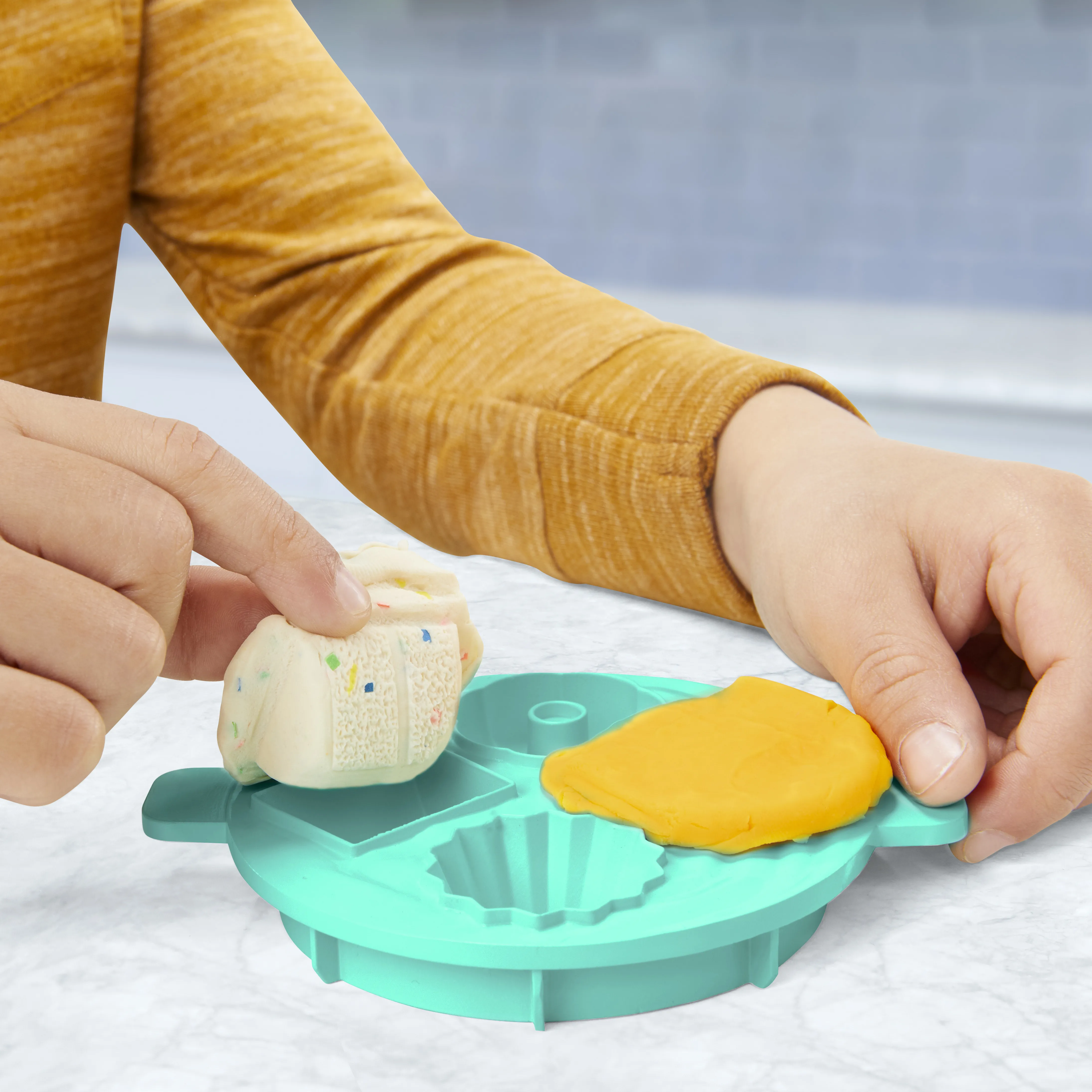 Play-Doh Kitchen Creations Playset Magical Mixer