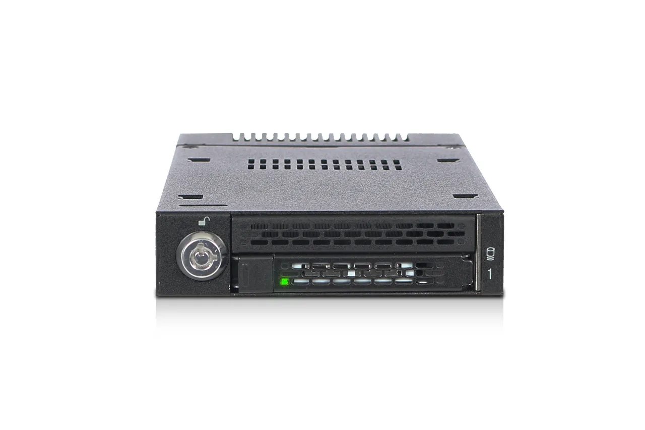 ICY DOCK 1x M.2 NVMe to 1x 3.5" bay mobile rack metal keylock MiniSAS