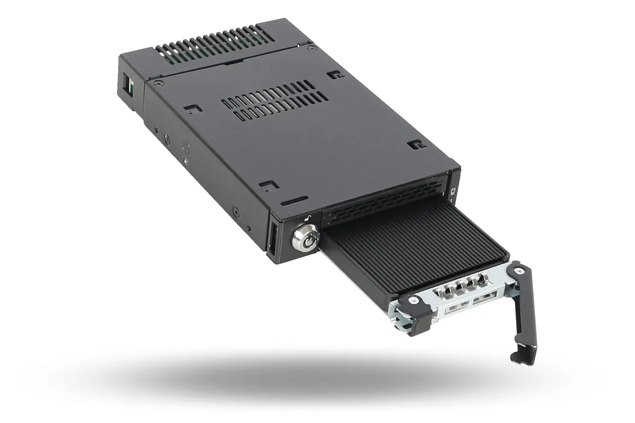 ICY DOCK 1x M.2 NVMe to 1x 3.5" bay mobile rack metal keylock MiniSAS