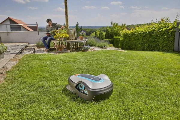 Gardena SILENO life 1500 m&sup2; - robotic lawnmower