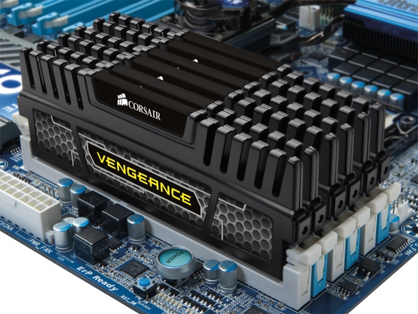 Corsair 8GB (1x8GB) Vengeance, DDR3 1600MHz - musta