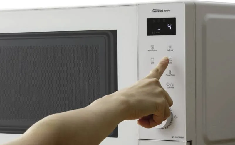 Panasonic NN-GD34QWEPG Inverter-grillimikroaaltouuni, 1000 W, 23 L, harmaa/valkoinen