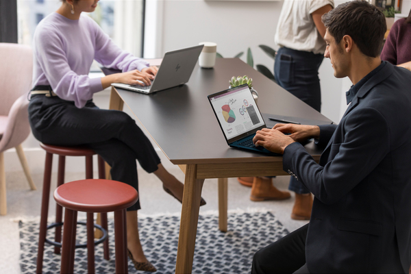 HP EliteBook 830 G9 13.3" i5-1245U, 16 GB, 256 GB SSD, Win 11 Pro - b&auml;rbar dator, Silver