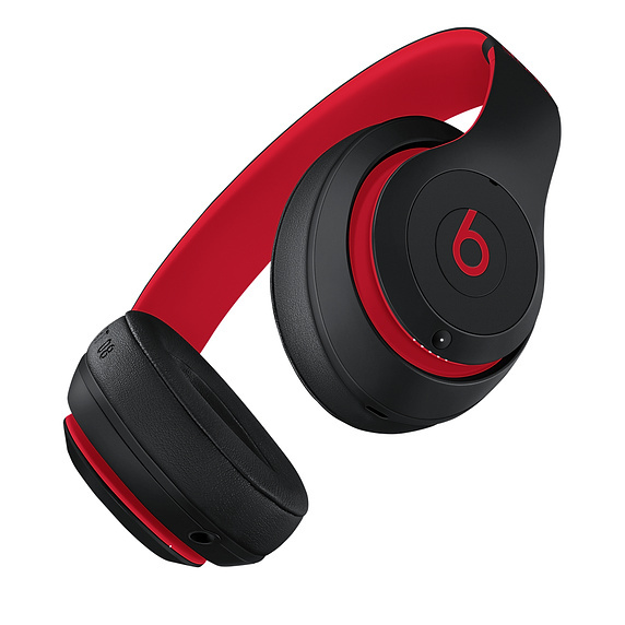 Beats Studio3 Wireless over-ear-h&ouml;rlurar &ndash; Beats Decade Collection &ndash; Utmana med svart-r&ouml;tt