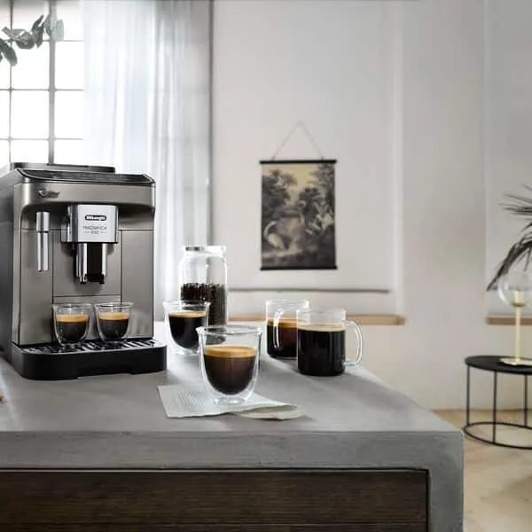 Delonghi Magnifica Evo ECAM290.42 -espressokeitin, t&auml;ysautomaattinen, musta, Titaani