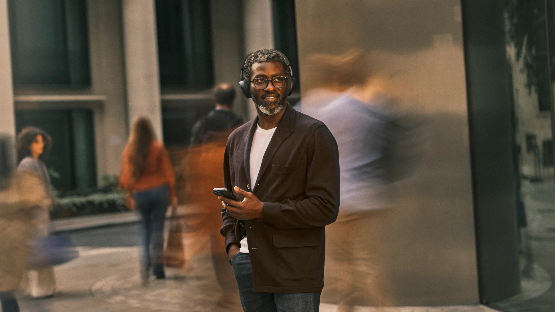 Jabra Evolve3 75 MS Wireless Stereo Headset with USB-A adapter and wireless charging pad, Black