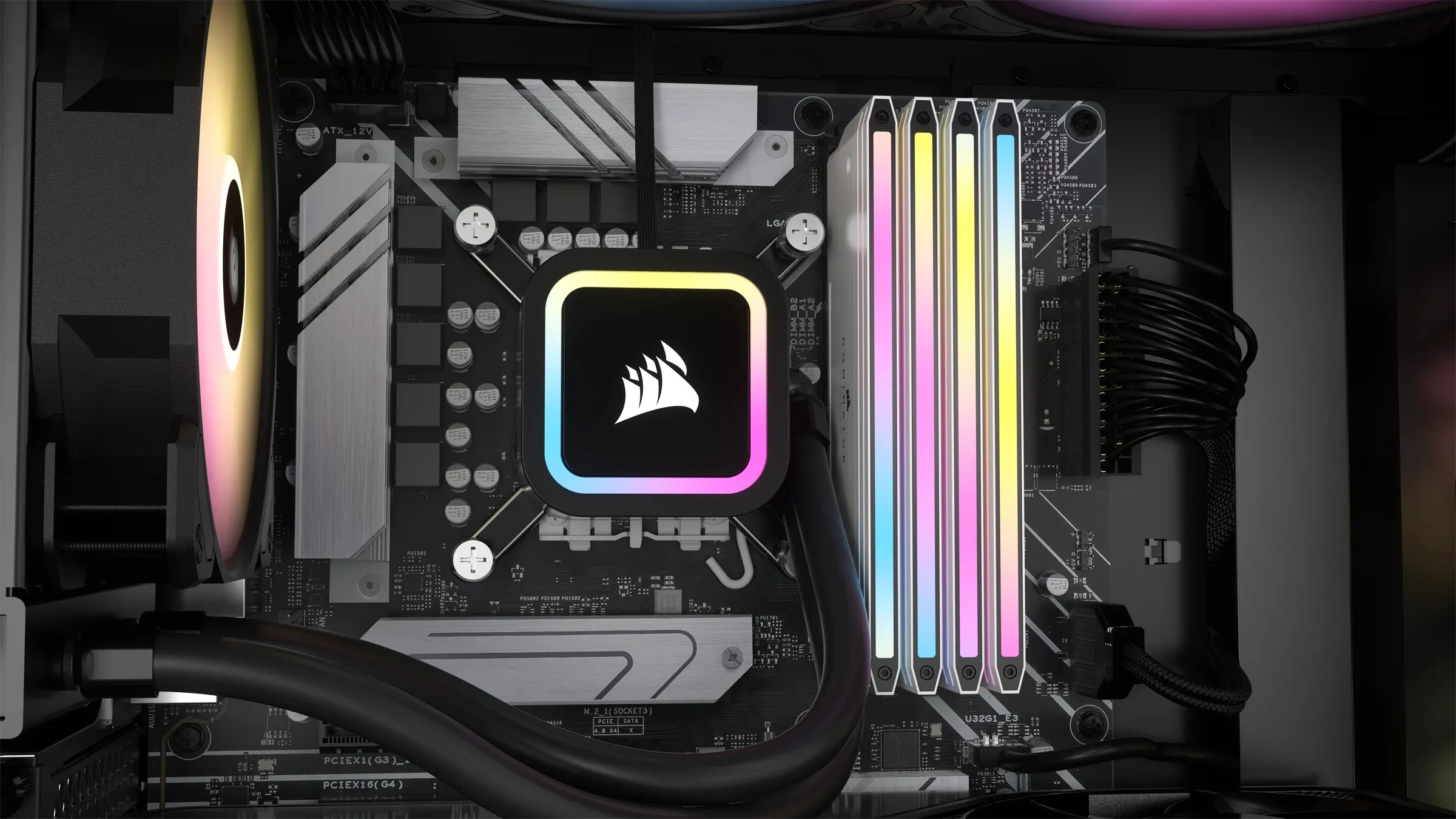 Corsair DOMINATOR TITANIUM RGB 64 Gt (2 x 32 Gt) DDR5 6000 MHz, CL30 -muisti, valkoinen (XMP)