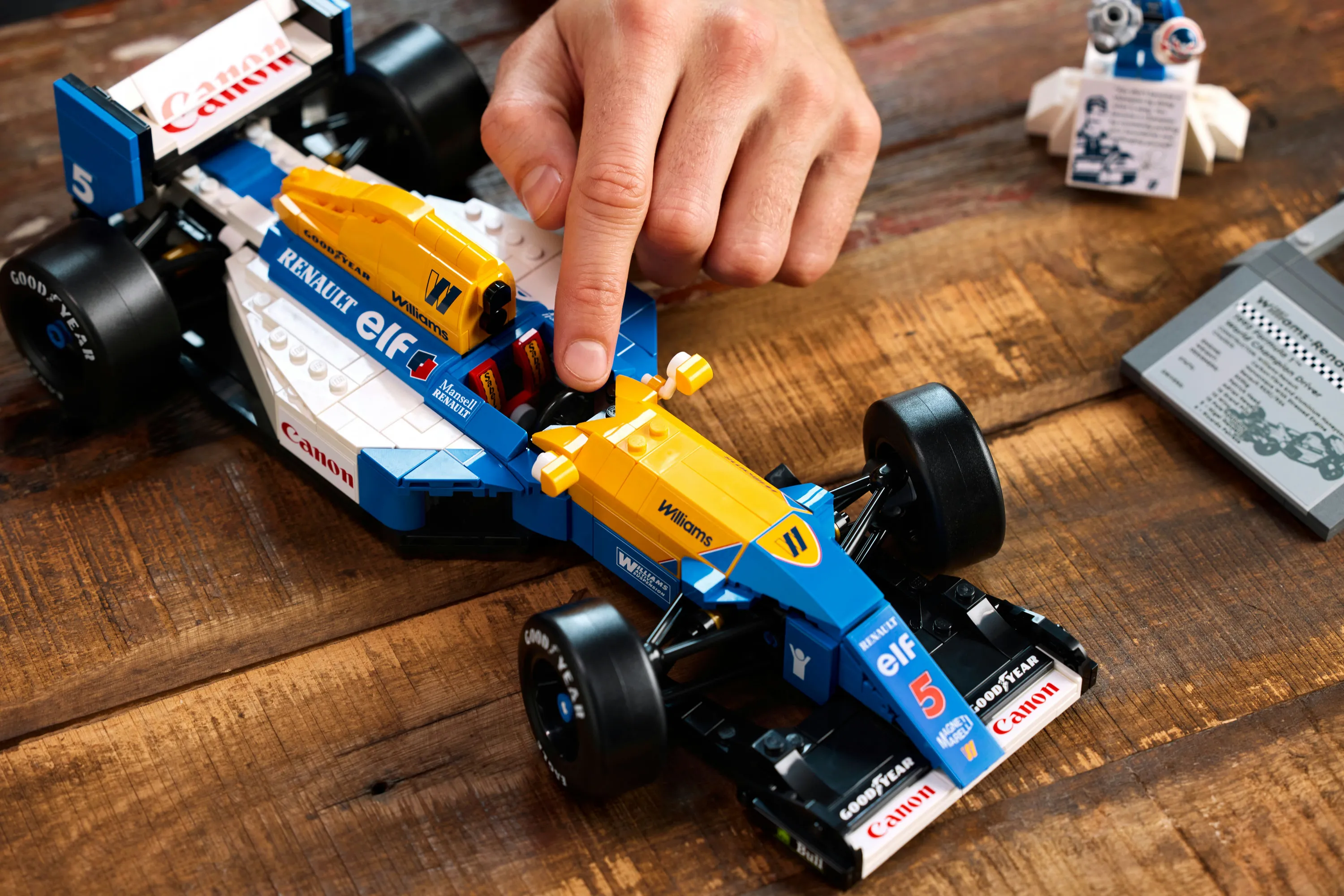LEGO Icons Williams Racing FW14B and Nigel Mansell 10353