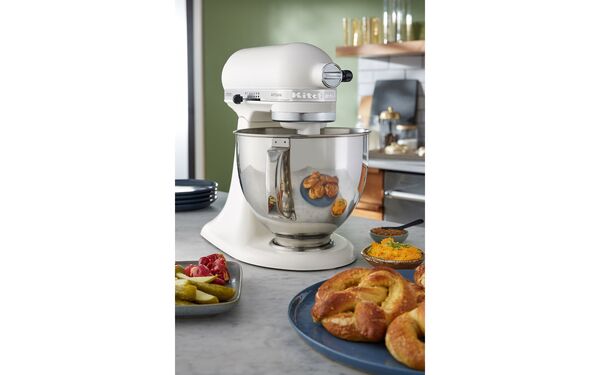 KitchenAid Artisan 5KSM175PSEPL Stand Mixer, 4.8 L, 300 W, Porcelain White