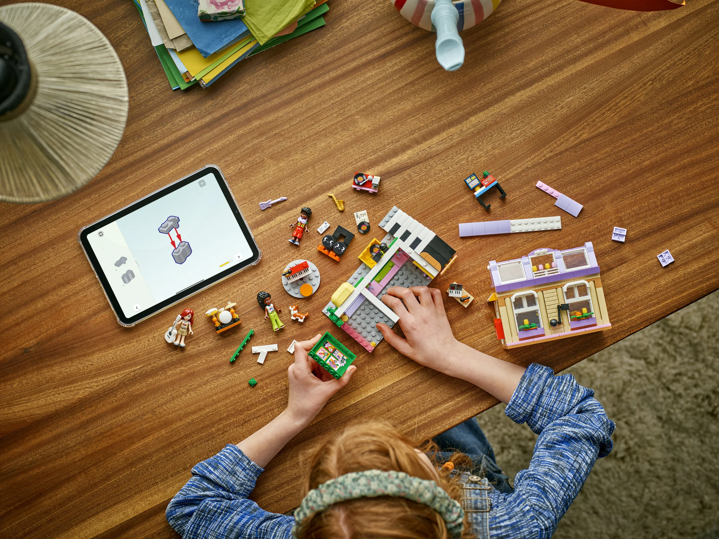 LEGO Friends Musikaff&auml;r och l&auml;genhet 42653