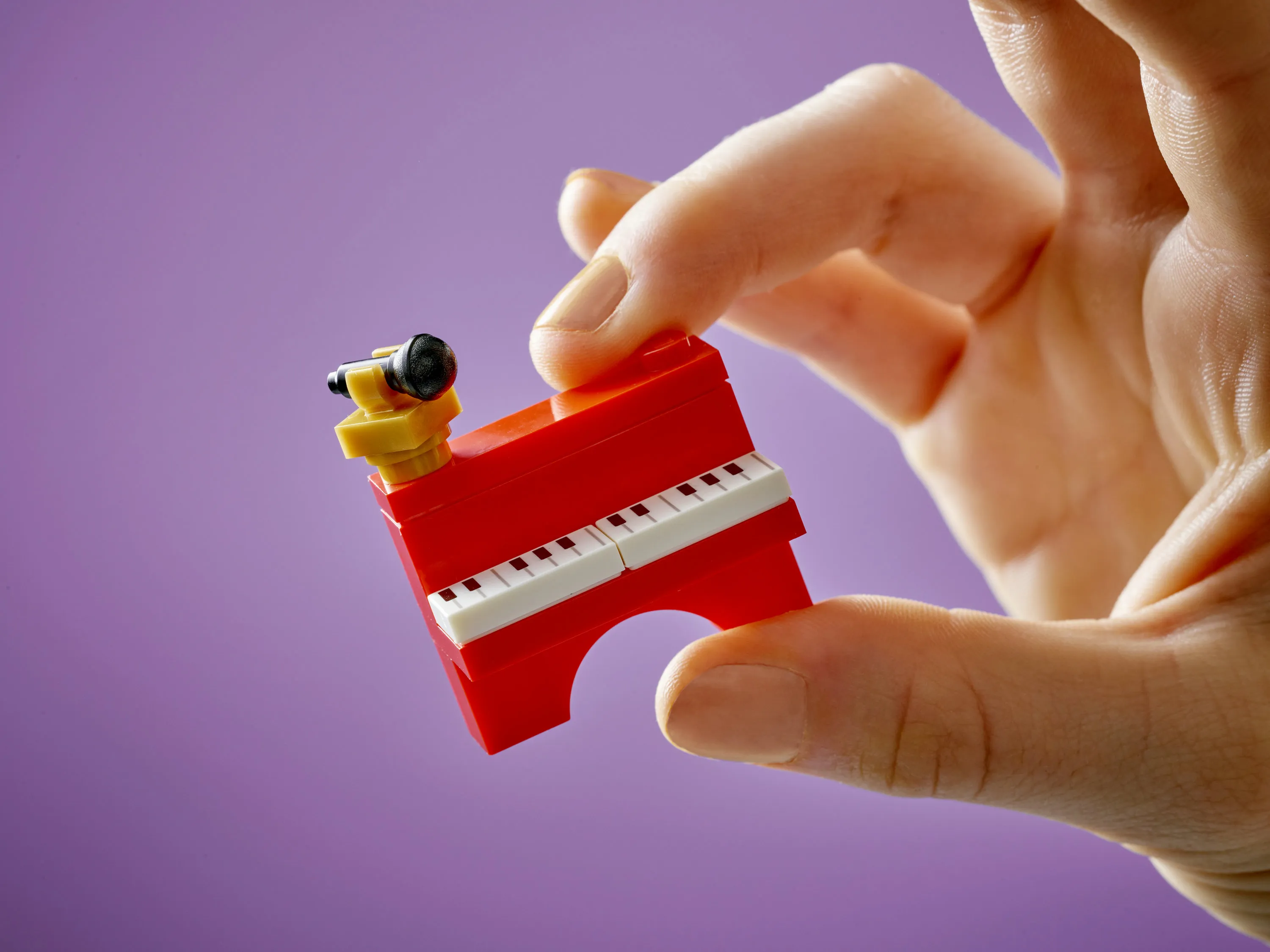 LEGO Friends Musikaff&auml;r och l&auml;genhet 42653