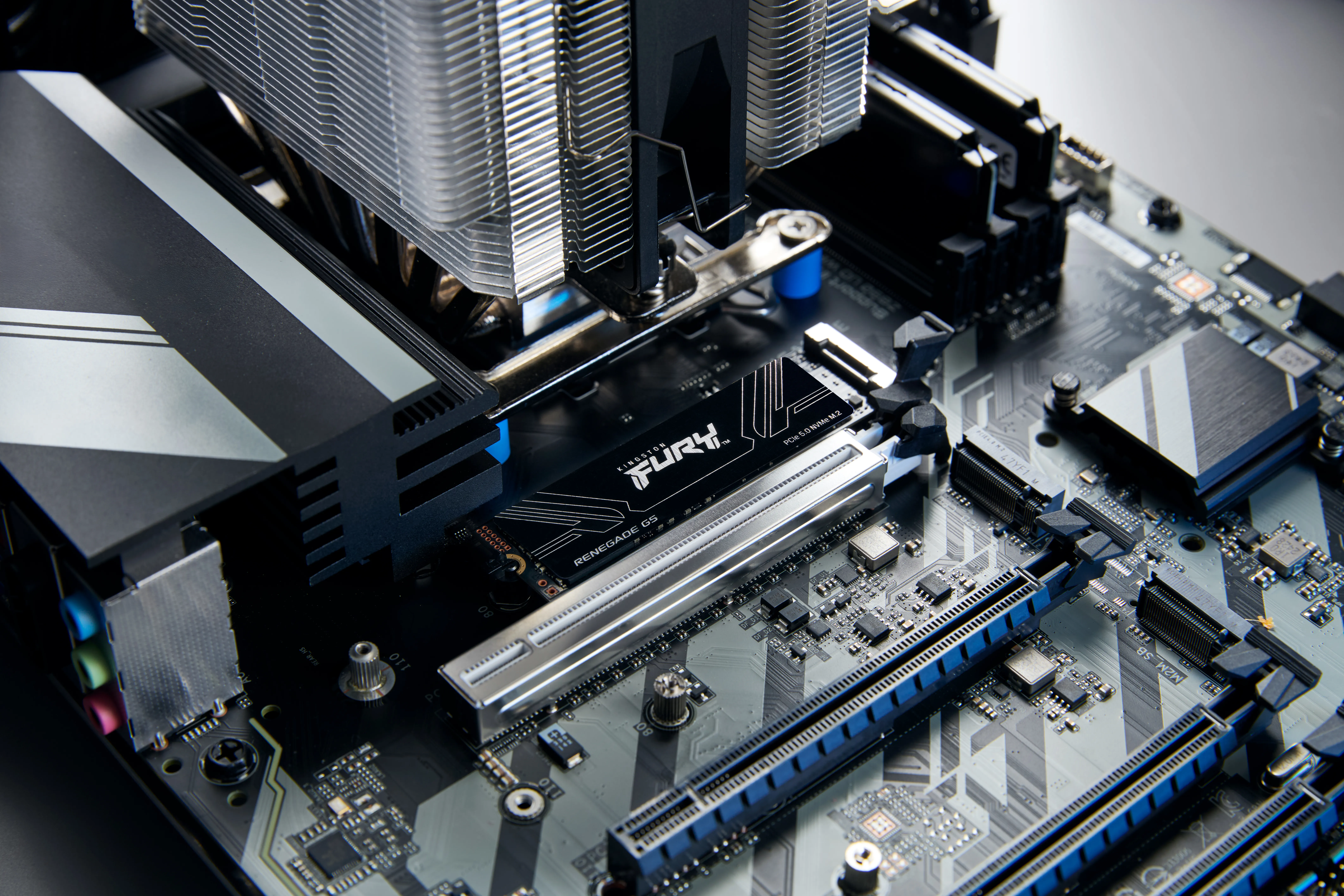 Kingston FURY Renegade G5 4 Tt, PCI Express 5.0, M.2 2280 NVMe -SSD-levy