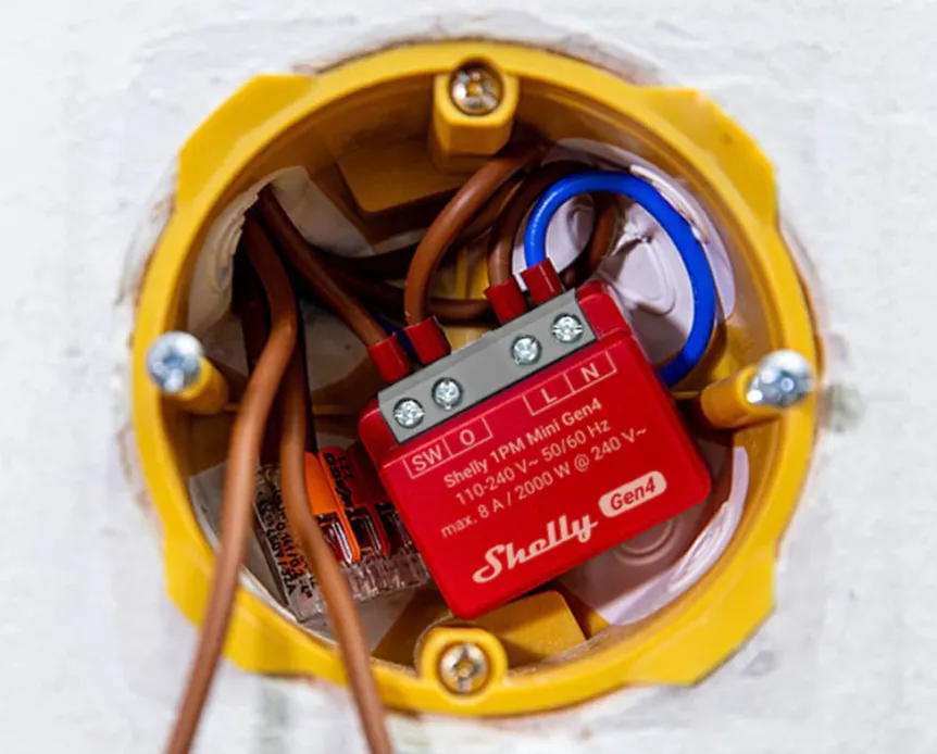 Shelly 1PM Mini Gen4 &ndash; 8 A programmerbar och energim&auml;tande Wi-Fi/Zigbee-rel&auml; f&ouml;r eluttag