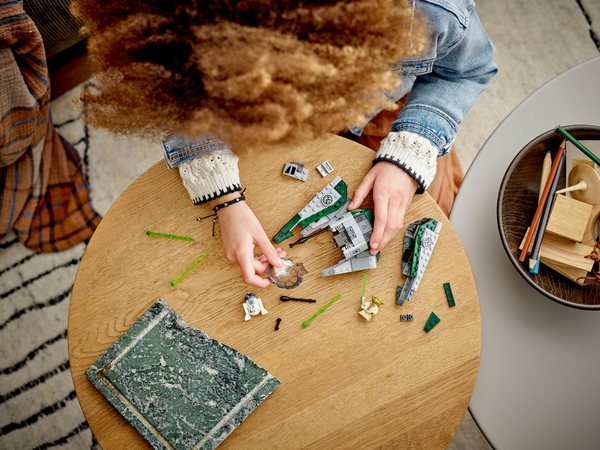 Lego Star Wars Yodas Jedi Starfighter 75360