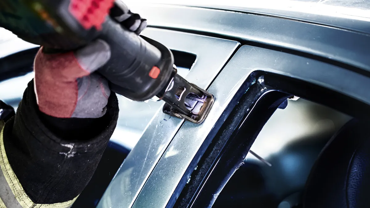 Bosch Expert Vehicle Rescue S 1157 CHM Savklinge Vekselsav