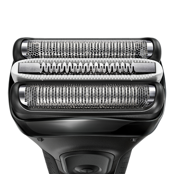 BRAUN PARRANAJOKONE 3020s ProSkin SERIES-3 Maailman myydyin partakonesarja. Uusi suorituskykyisempi ajop&auml;&auml; MICROCOMB! Tyylik&auml;s muotoilu pit&auml;v&auml;ll&auml; k&auml;densijalla,