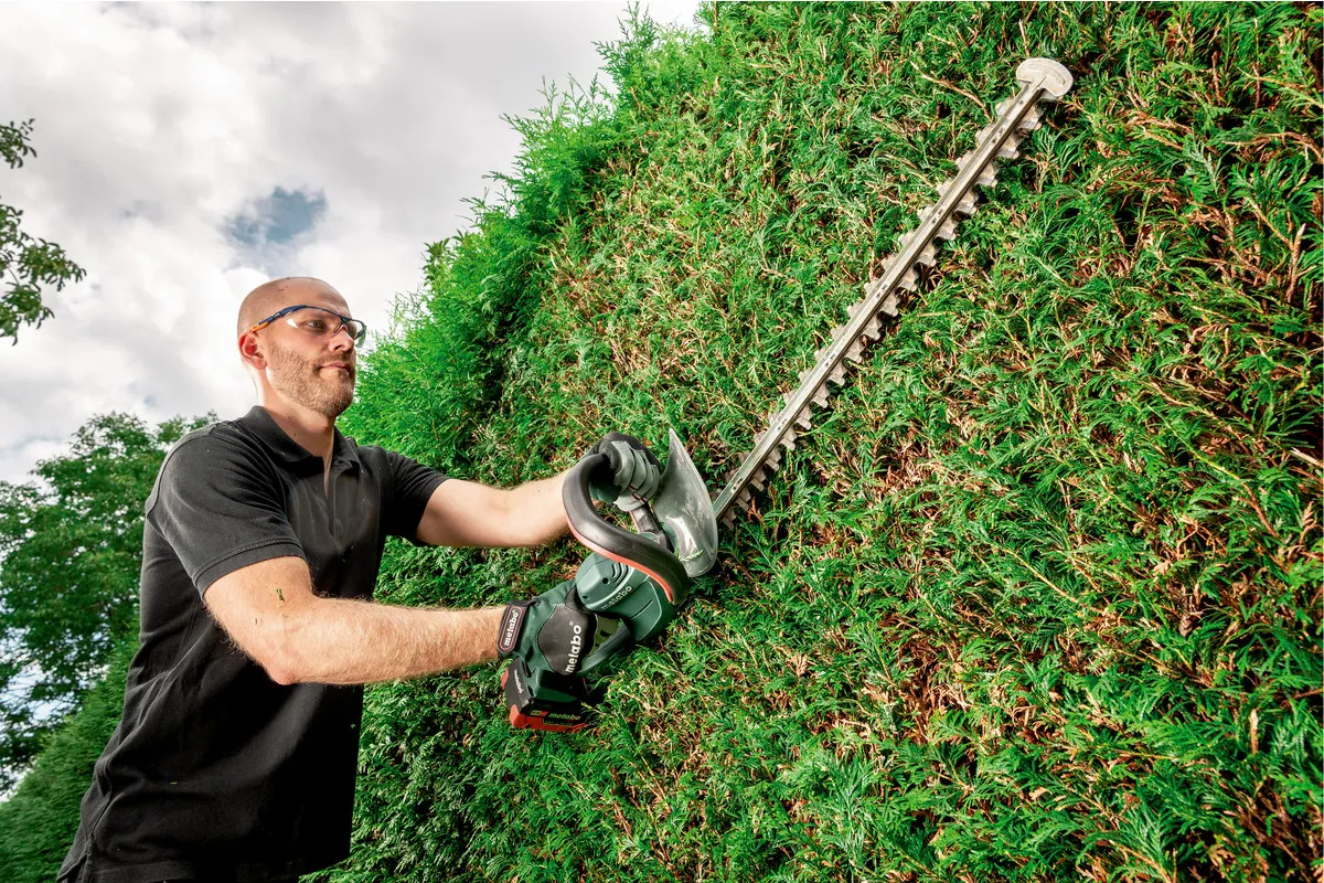 Metabo AHS 18-65 V Hedge trimmer