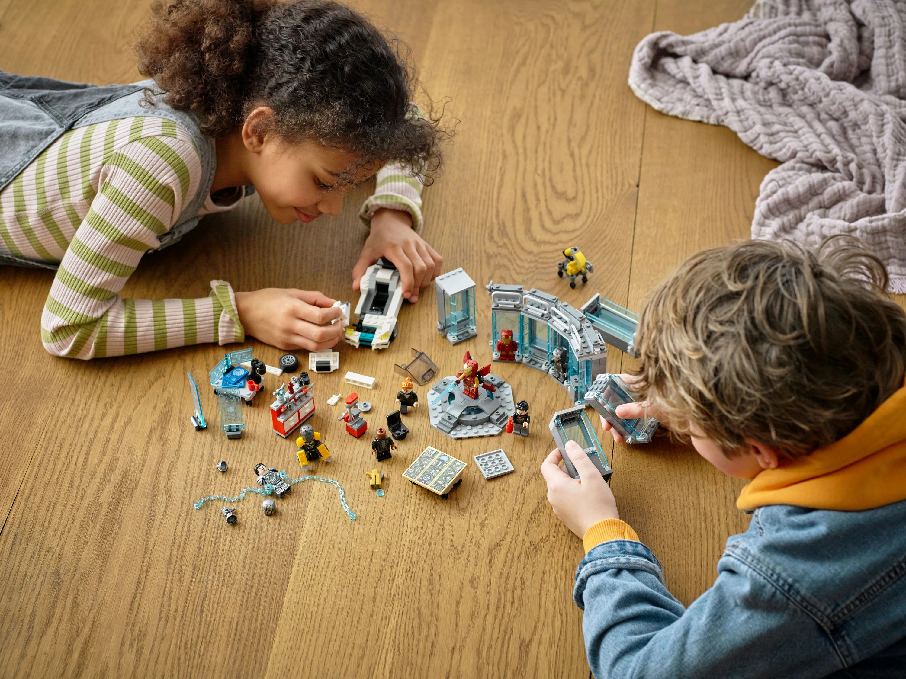 Lego Marvel Super Heroes Iron Manin asevarasto 76216