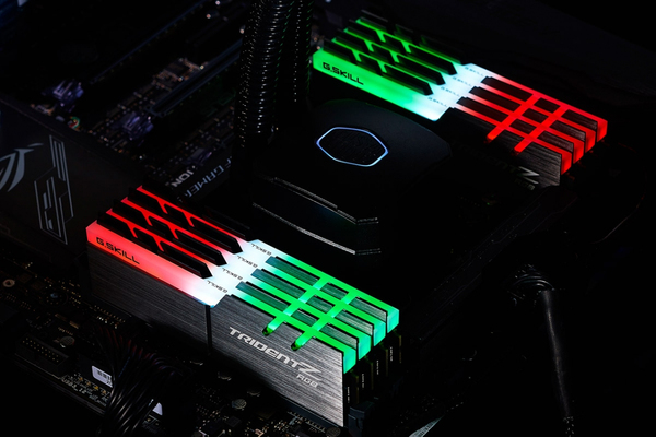 G.SKILL Trident Z RGB 64 Gt (8 x 8 Gt) DDR4 3200 MHz, CL16 -muisti (XMP)