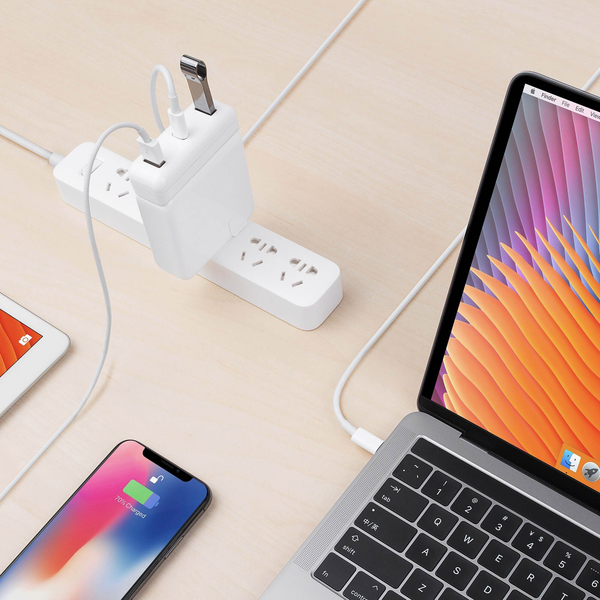 Hyper - Hyperdrive USB-C Hub for MacBook 61W Power Adapter