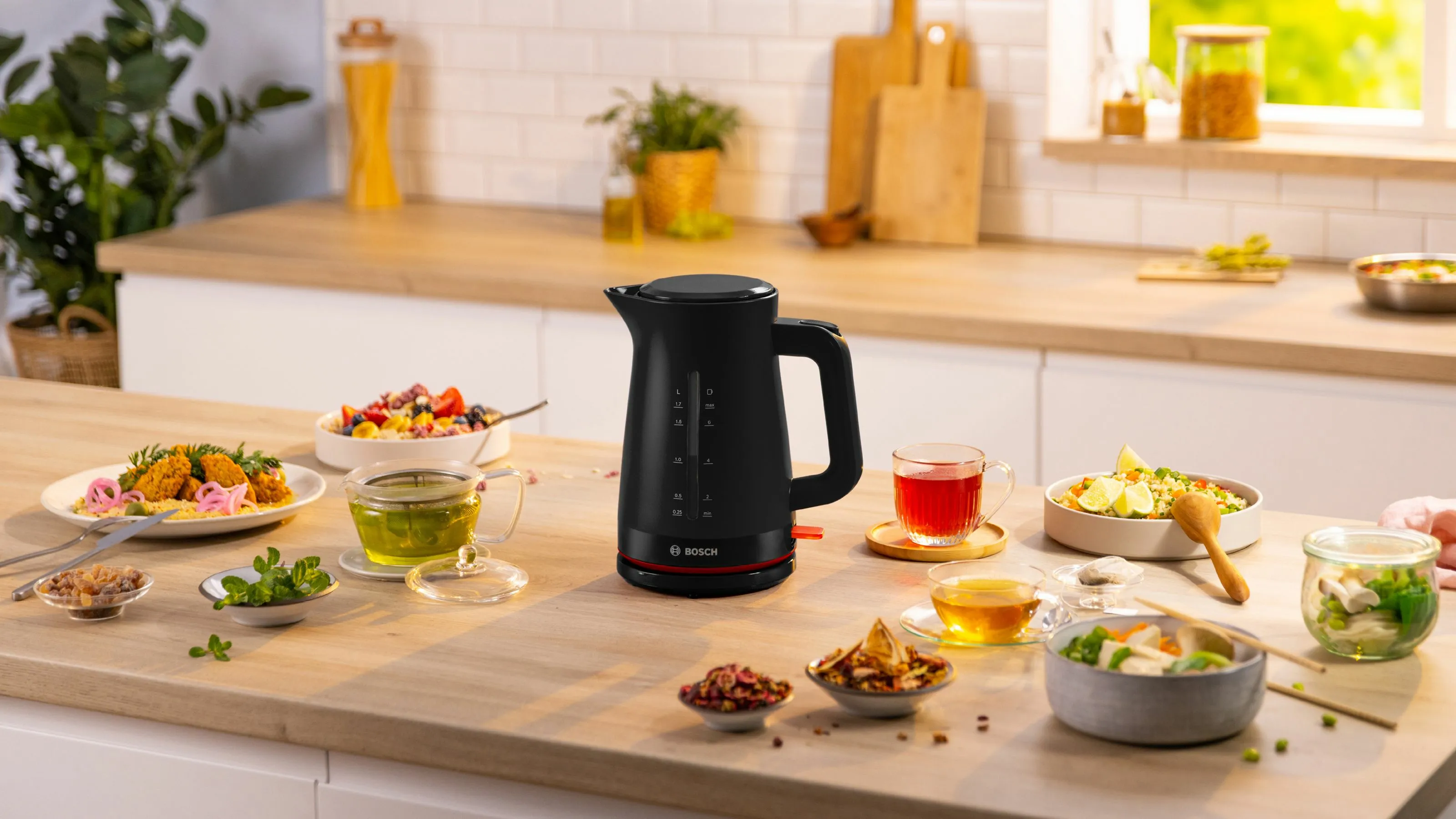 Bosch kettle MyMoment TWK3M123 (black, 2,400 watts, 1.7 liters)